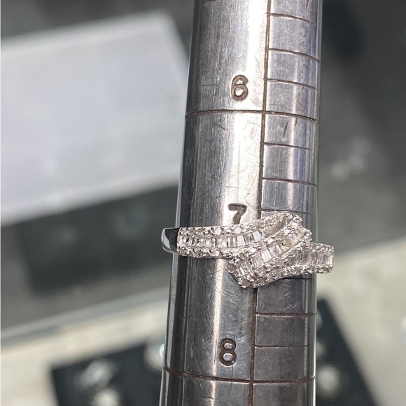 Genuine 0.50 Carat Diamond Bypass Ring ~ Baguette Diamond Cluster Wrap Band - Picture 12 of 15